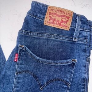 -Levi’s jeans